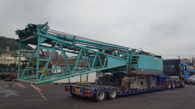 앵글 크레인 250톤 선적 사진(6장)