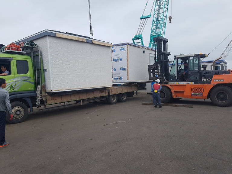 방갈로 주택 작업 사진(4장)