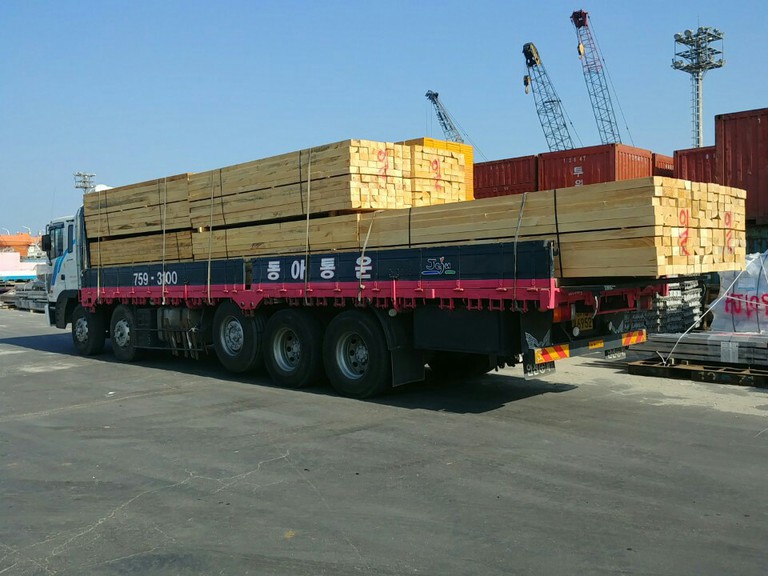 목재 운송사진(3장)