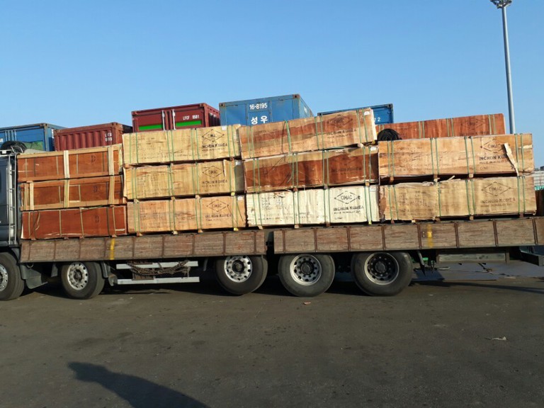 합판 운송사진(3장)